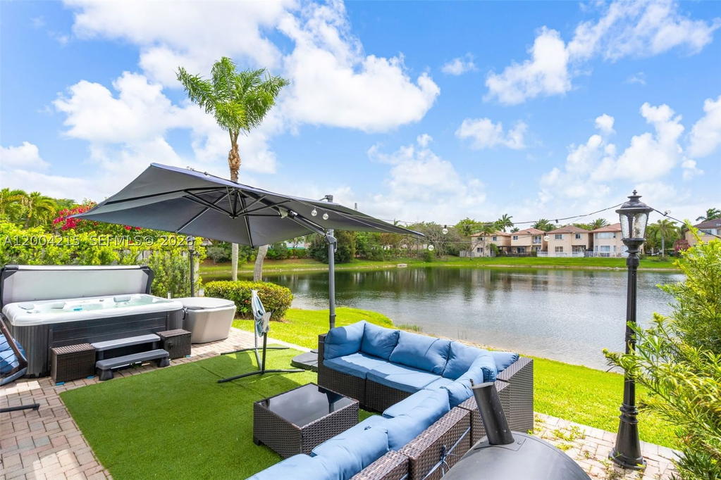 Real estate property located at 11462 69th Ter, Miami-dade, Doral Isles St Lucia, Doral, FL