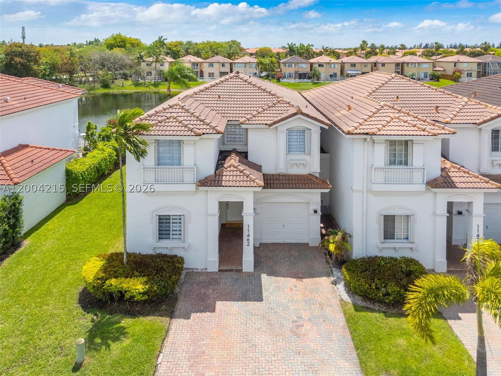 Real estate property located at 11462 69th Ter, Miami-dade, Doral Isles St Lucia, Doral, FL