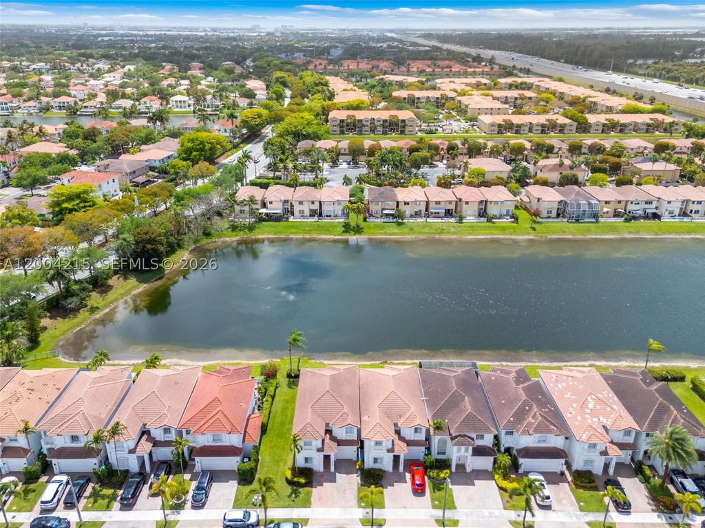 Real estate property located at 11462 69th Ter, Miami-dade, Doral Isles St Lucia, Doral, FL