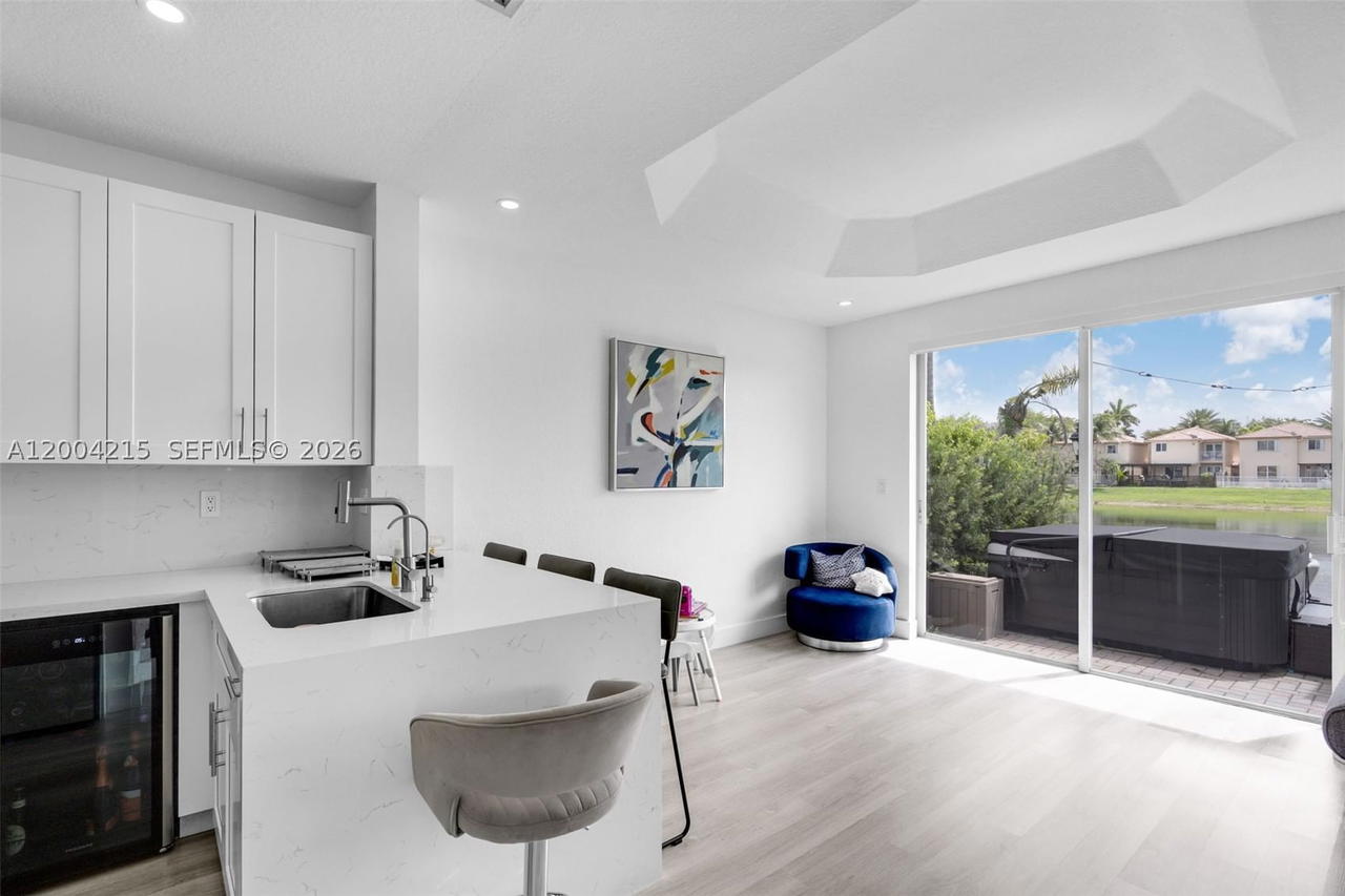 Real estate property located at 11462 69th Ter, Miami-dade, Doral Isles St Lucia, Doral, FL