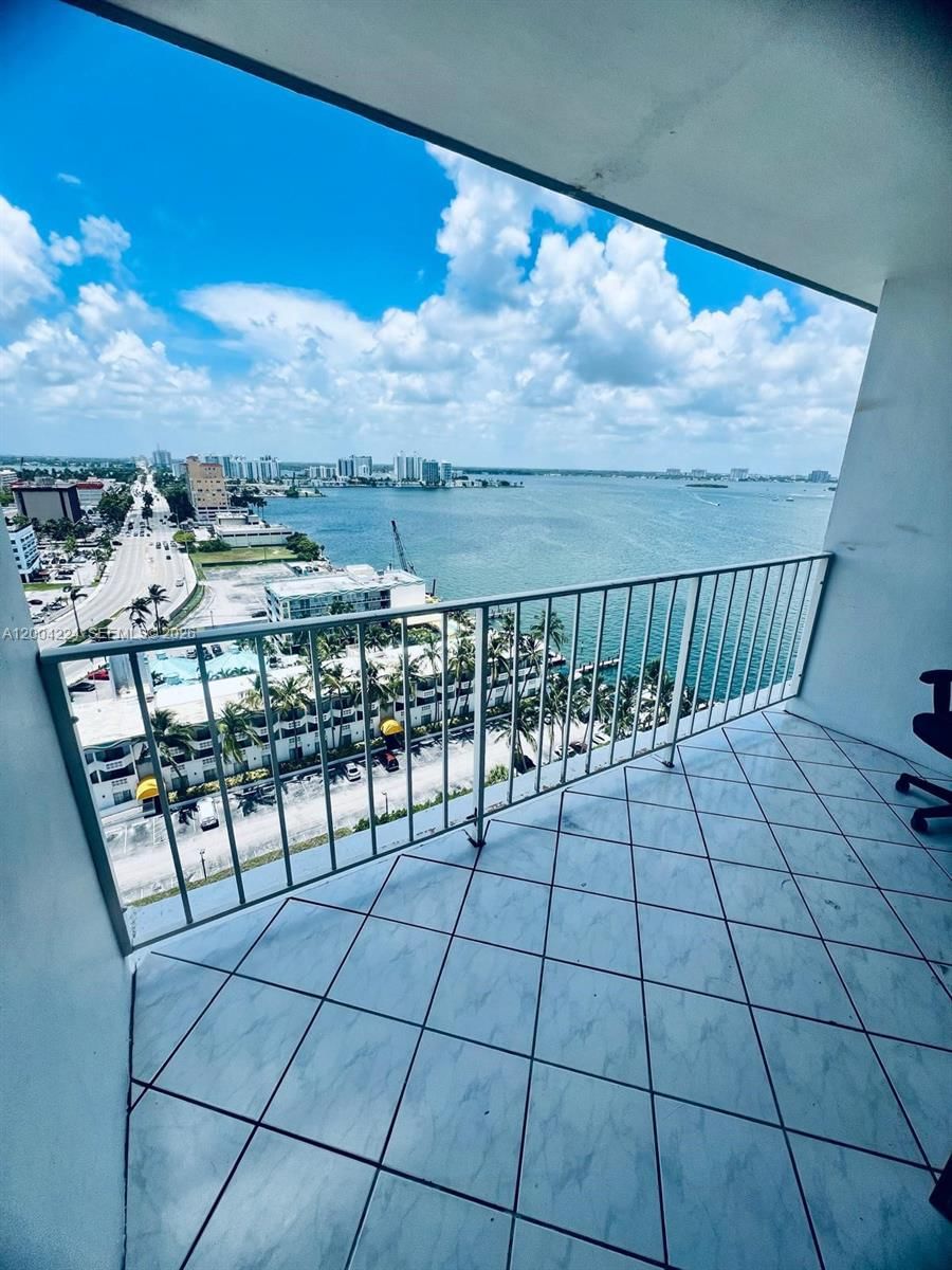 Real estate property located at 1865 79th St Csw PH-J, Miami-dade, Kennedy House Condo, North Bay Village, FL