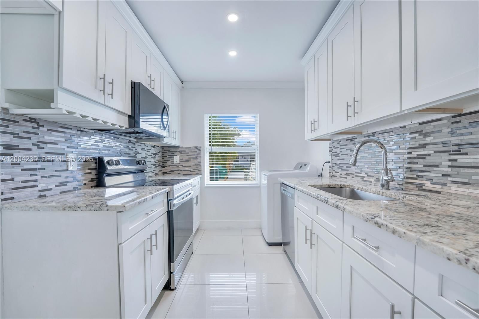 Real estate property located at 5222 139th Pl, Miami-dade, Bent Tree Center, Miami, FL