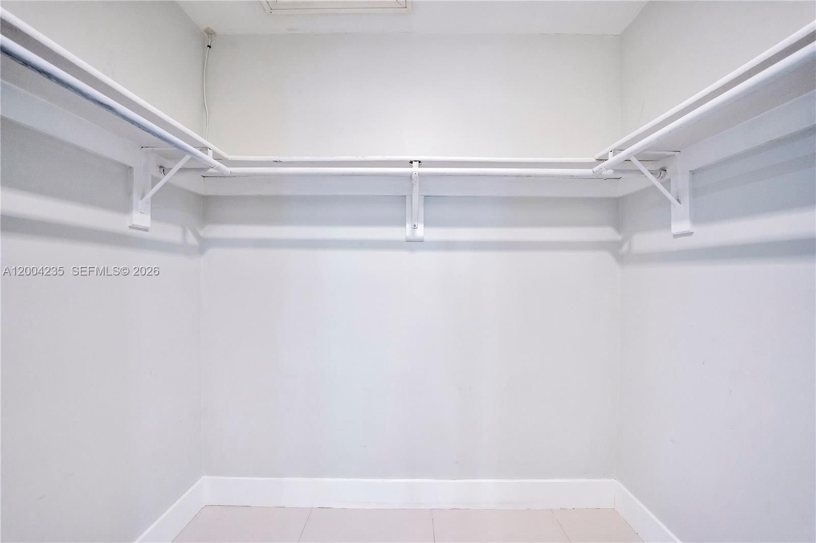 Real estate property located at 5222 139th Pl, Miami-dade, Bent Tree Center, Miami, FL