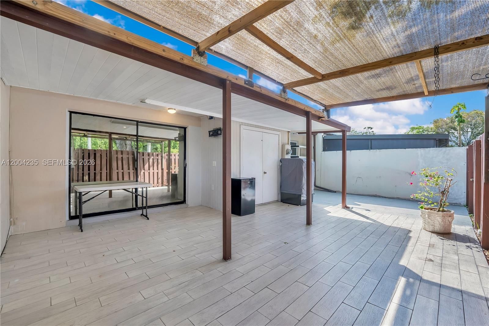 Real estate property located at 5222 139th Pl, Miami-dade, Bent Tree Center, Miami, FL