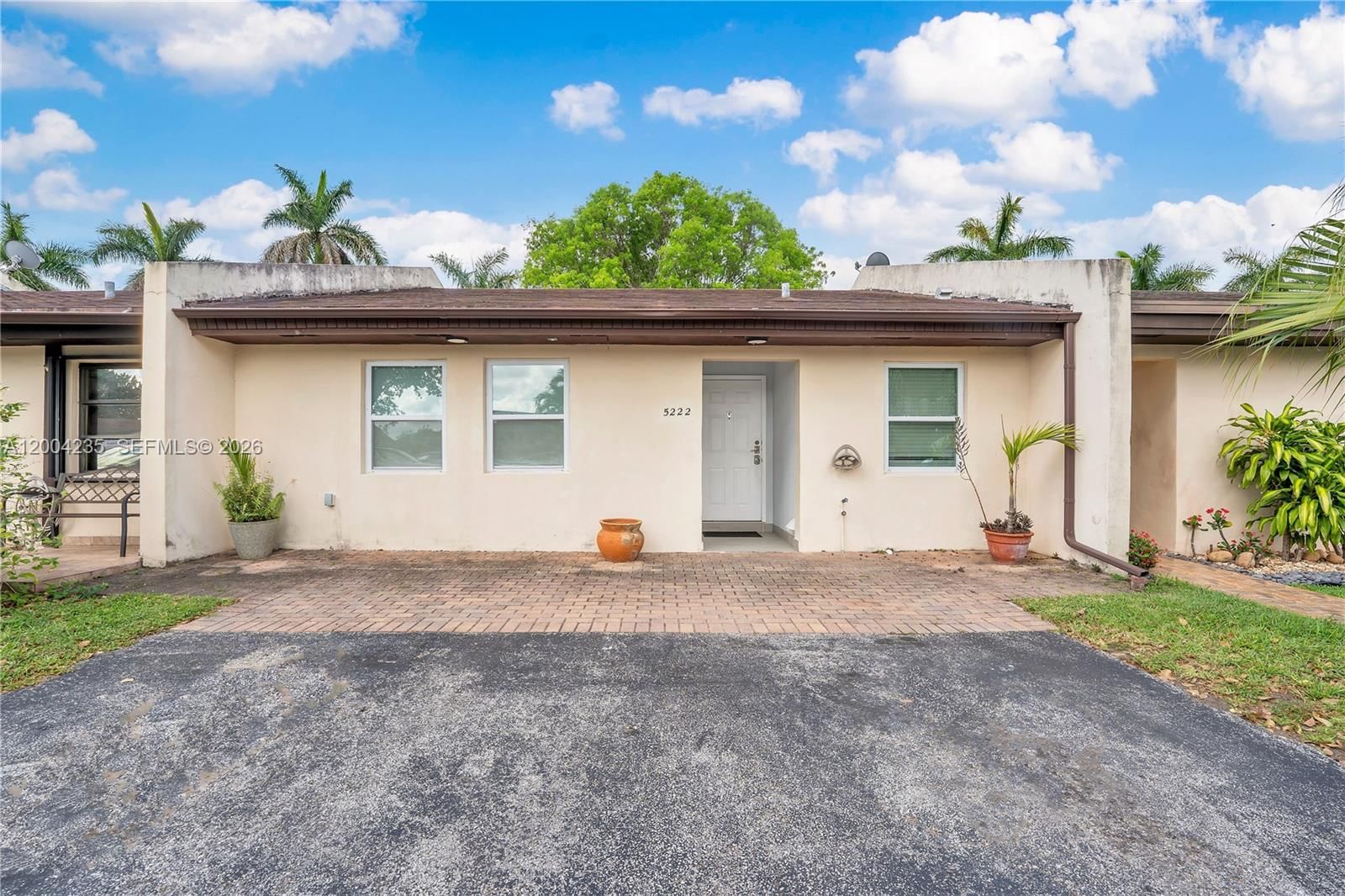 Real estate property located at 5222 139th Pl, Miami-dade, Bent Tree Center, Miami, FL