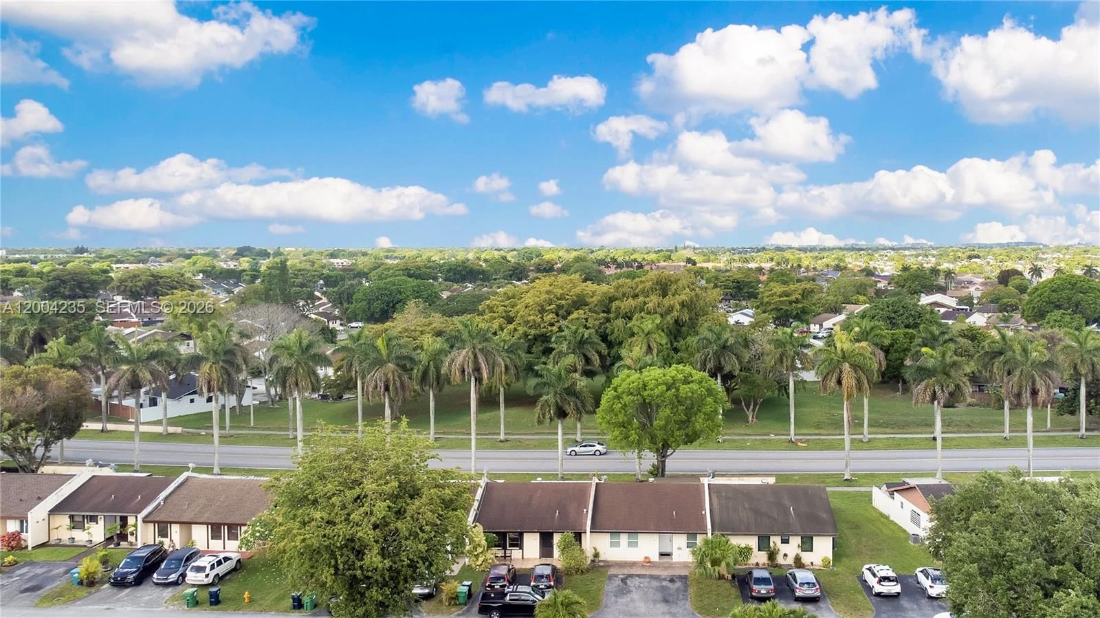 Real estate property located at 5222 139th Pl, Miami-dade, Bent Tree Center, Miami, FL