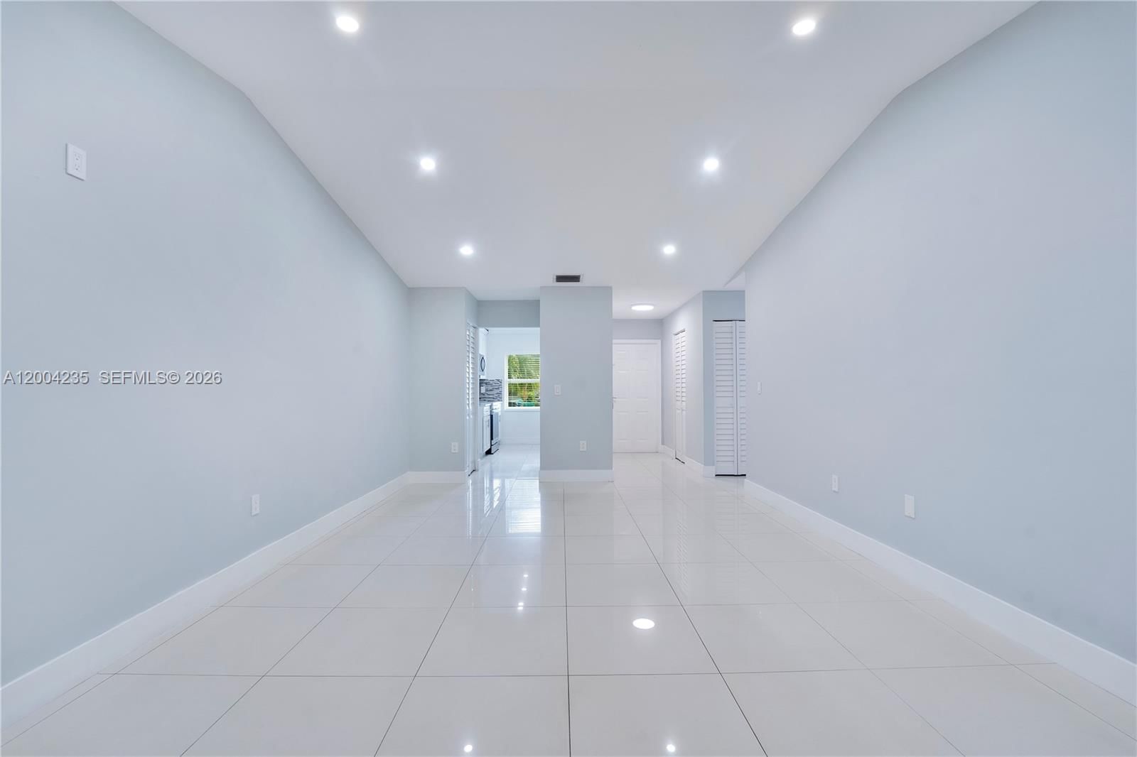 Real estate property located at 5222 139th Pl, Miami-dade, Bent Tree Center, Miami, FL