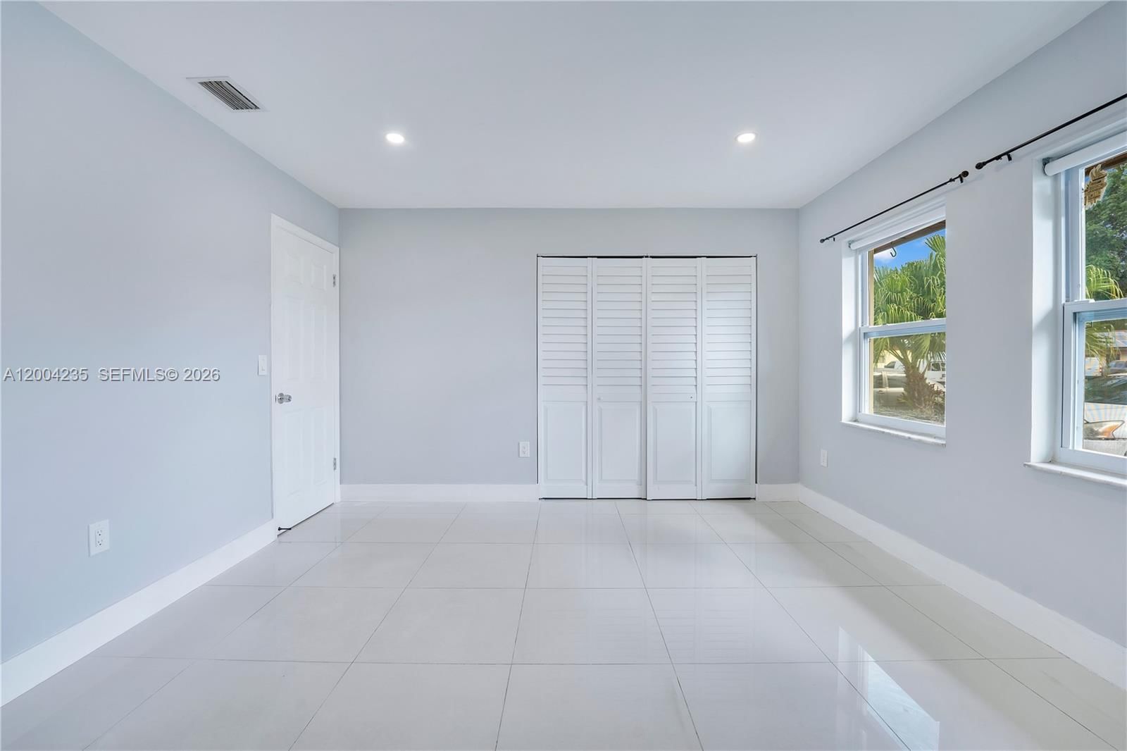 Real estate property located at 5222 139th Pl, Miami-dade, Bent Tree Center, Miami, FL