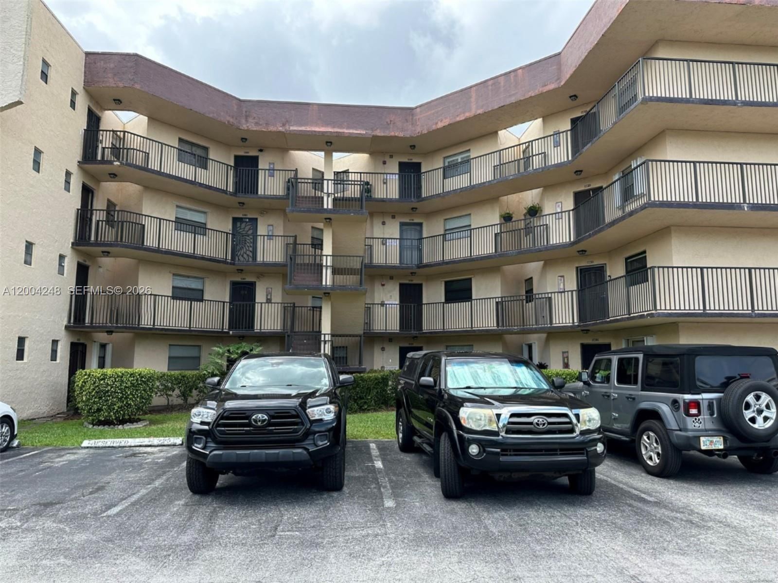 Real estate property located at 6555 Broward Blvd #111, Broward, Plantation Club C Condo, Plantation, FL