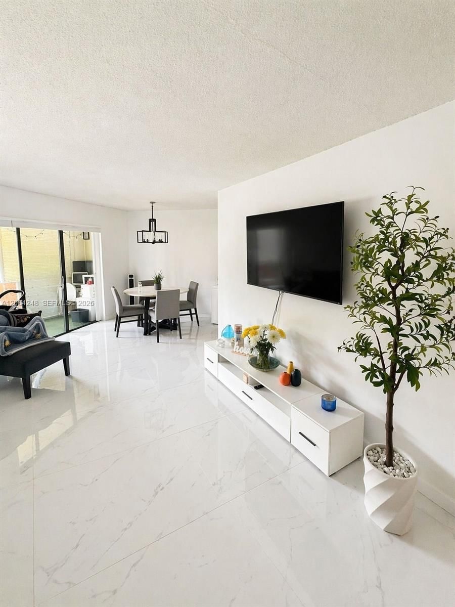 Real estate property located at 6555 Broward Blvd #111, Broward, Plantation Club C Condo, Plantation, FL