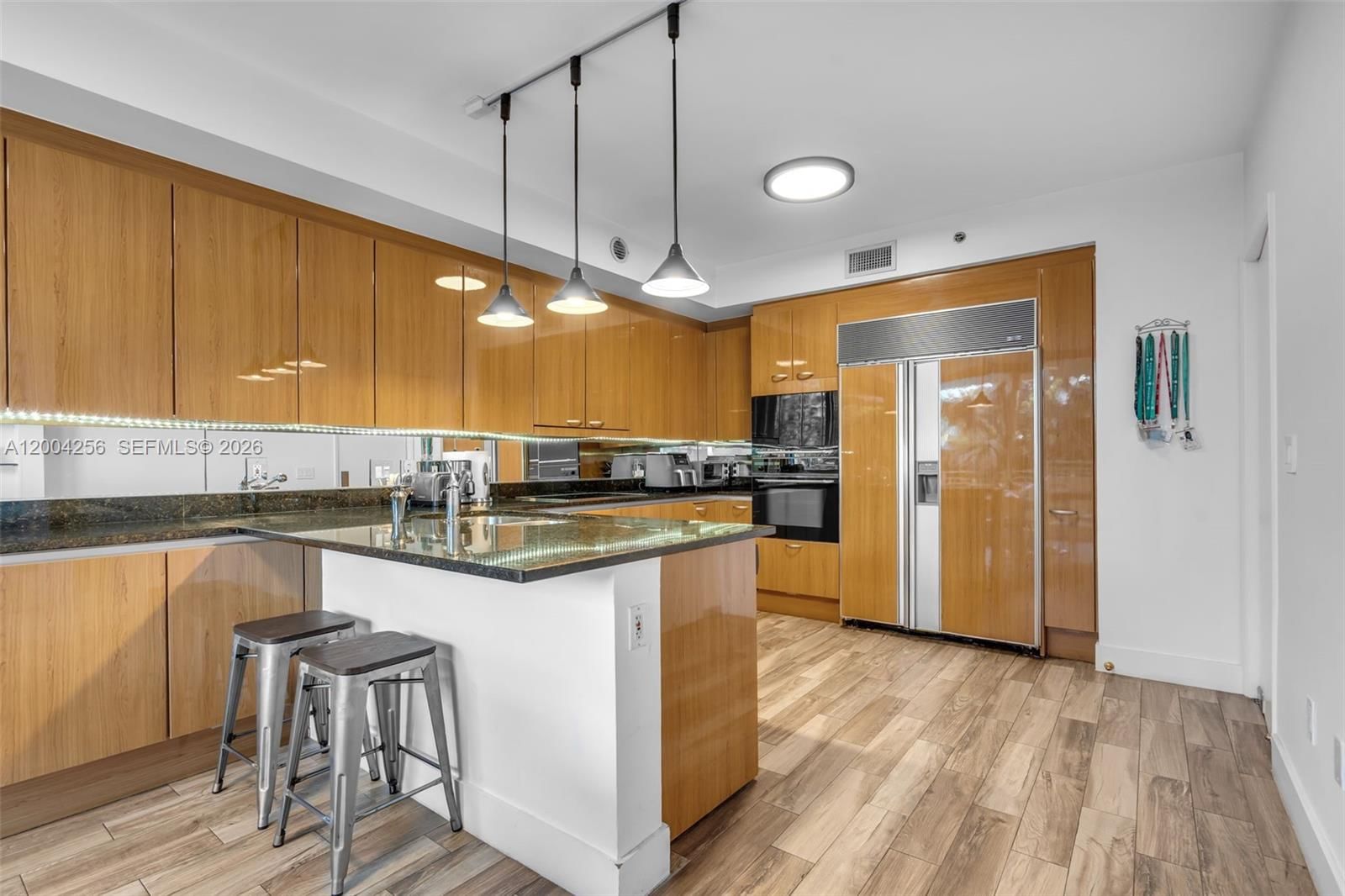 Real estate property located at 791 Crandon Blvd #302, Miami-dade, Ocean Tower Two Condo, Key Biscayne, FL