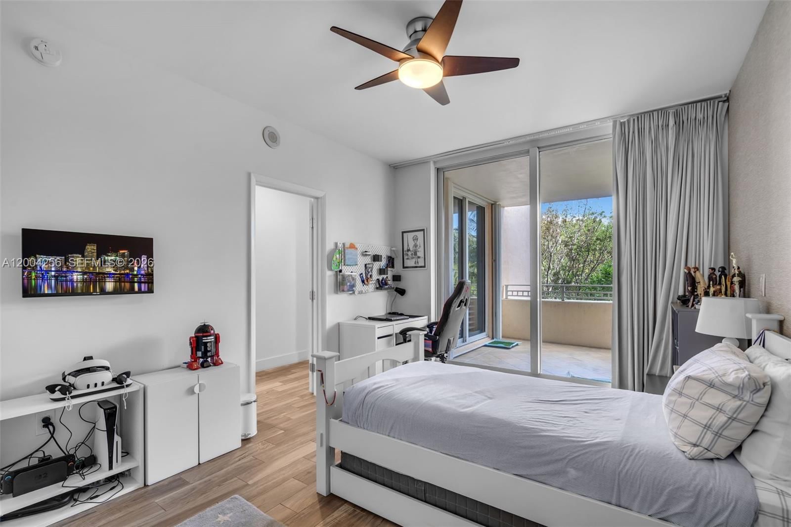 Real estate property located at 791 Crandon Blvd #302, Miami-dade, Ocean Tower Two Condo, Key Biscayne, FL