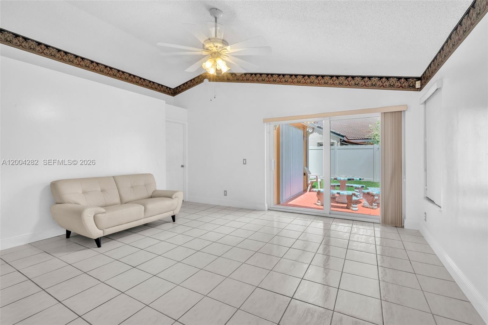 Real estate property located at 1600 Salerno Cir, Broward, Sectors 3 & 4 Boundary Pl, Weston, FL