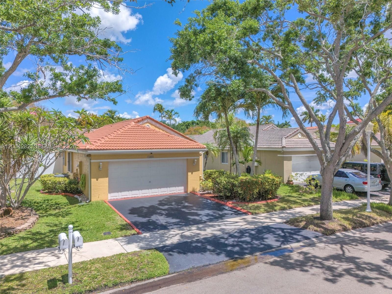 Real estate property located at 1600 Salerno Cir, Broward, Sectors 3 & 4 Boundary Pl, Weston, FL