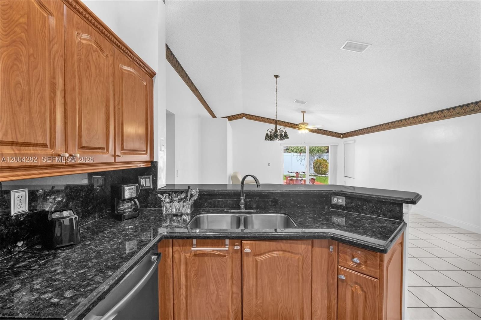 Real estate property located at 1600 Salerno Cir, Broward, Sectors 3 & 4 Boundary Pl, Weston, FL