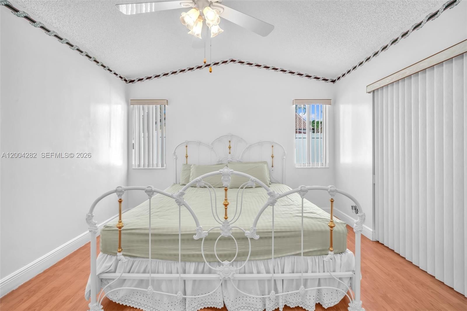 Real estate property located at 1600 Salerno Cir, Broward, Sectors 3 & 4 Boundary Pl, Weston, FL