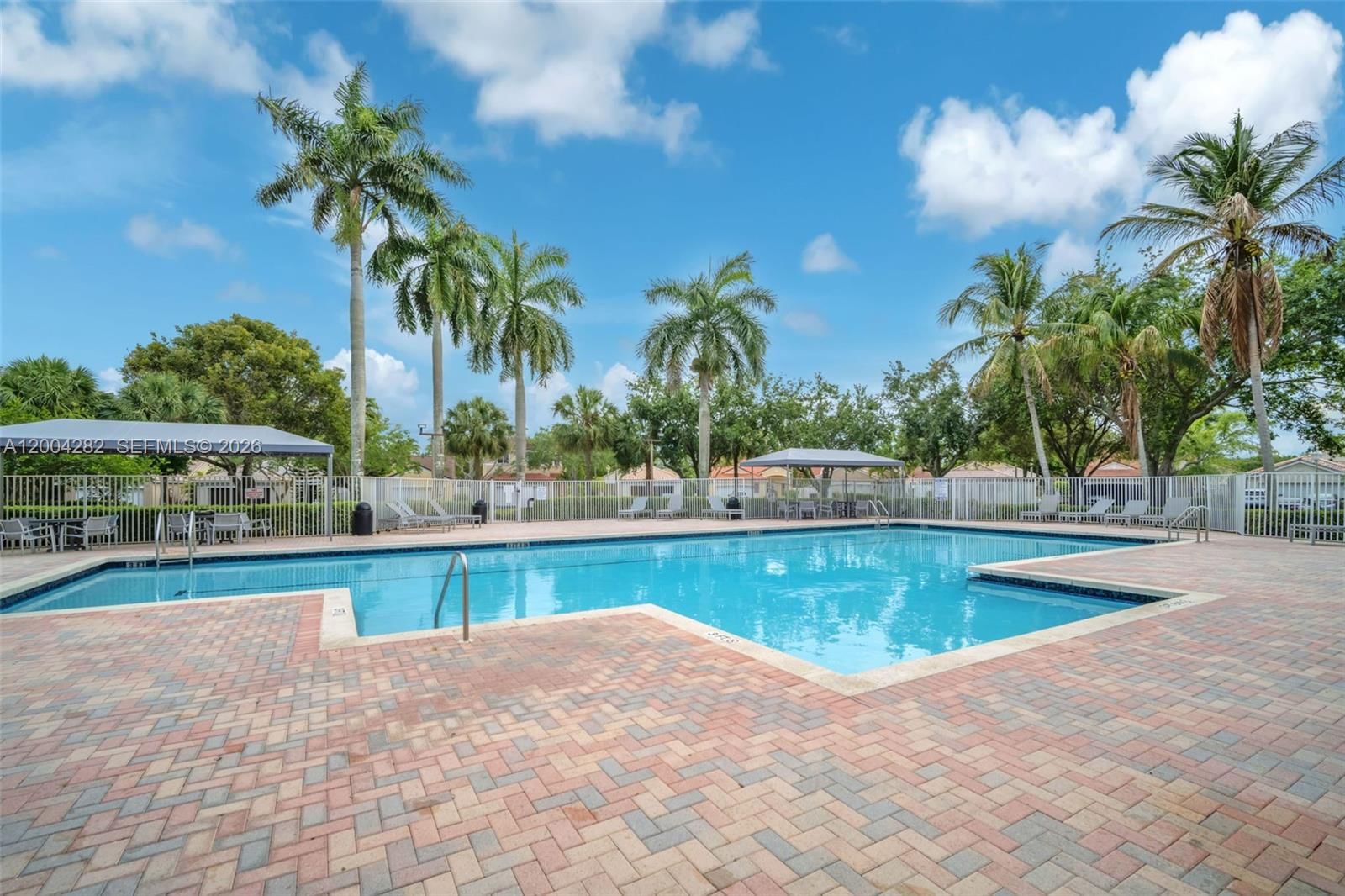 Real estate property located at 1600 Salerno Cir, Broward, Sectors 3 & 4 Boundary Pl, Weston, FL