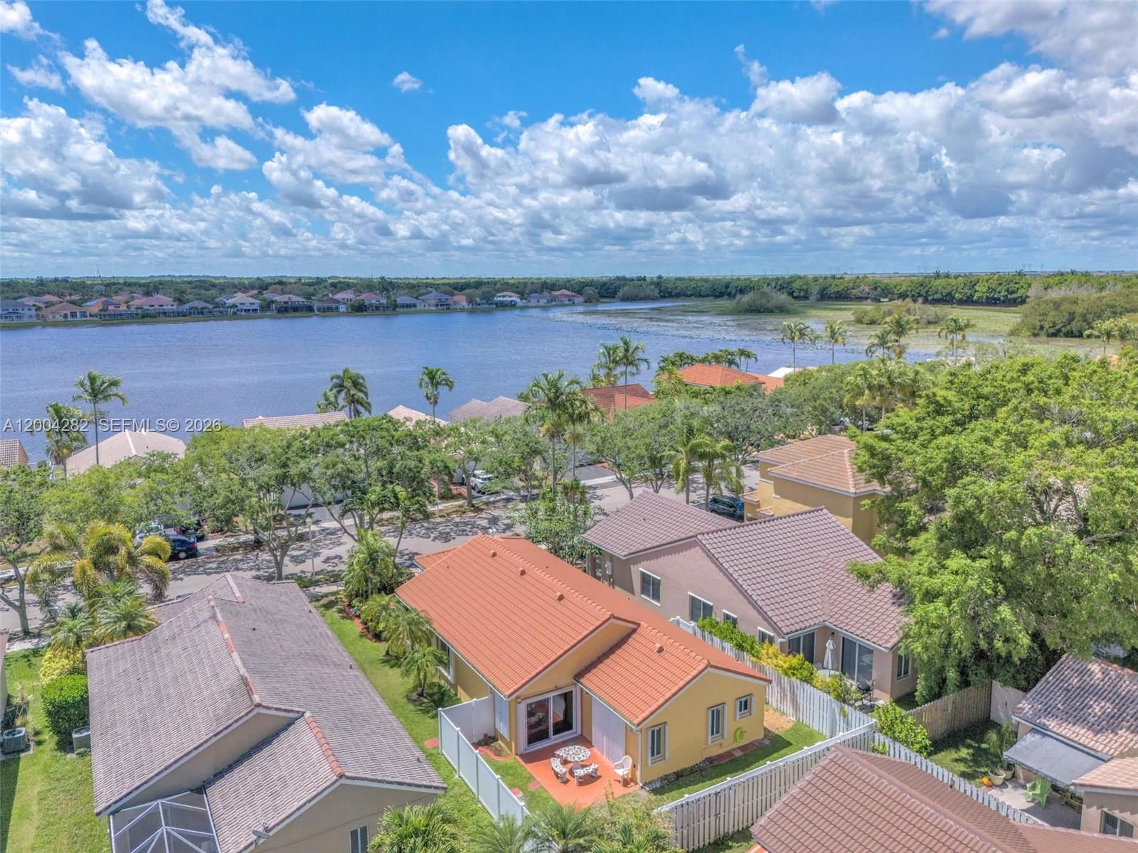 Real estate property located at 1600 Salerno Cir, Broward, Sectors 3 & 4 Boundary Pl, Weston, FL