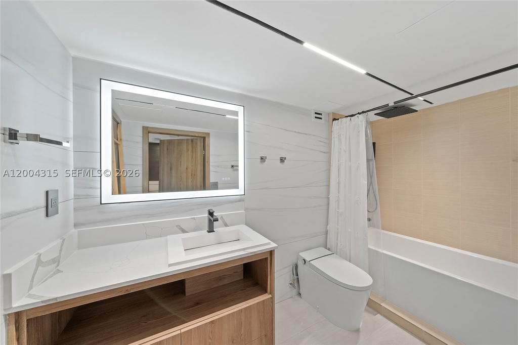 Real estate property located at 2301 Collins Ave #432, Miami-dade, Roney Palace Condo, Miami Beach, FL