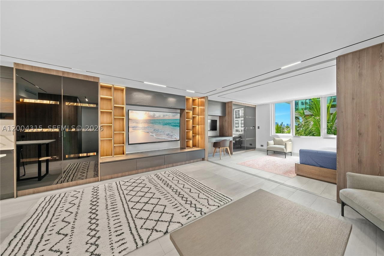 Real estate property located at 2301 Collins Ave #432, Miami-dade, Roney Palace Condo, Miami Beach, FL