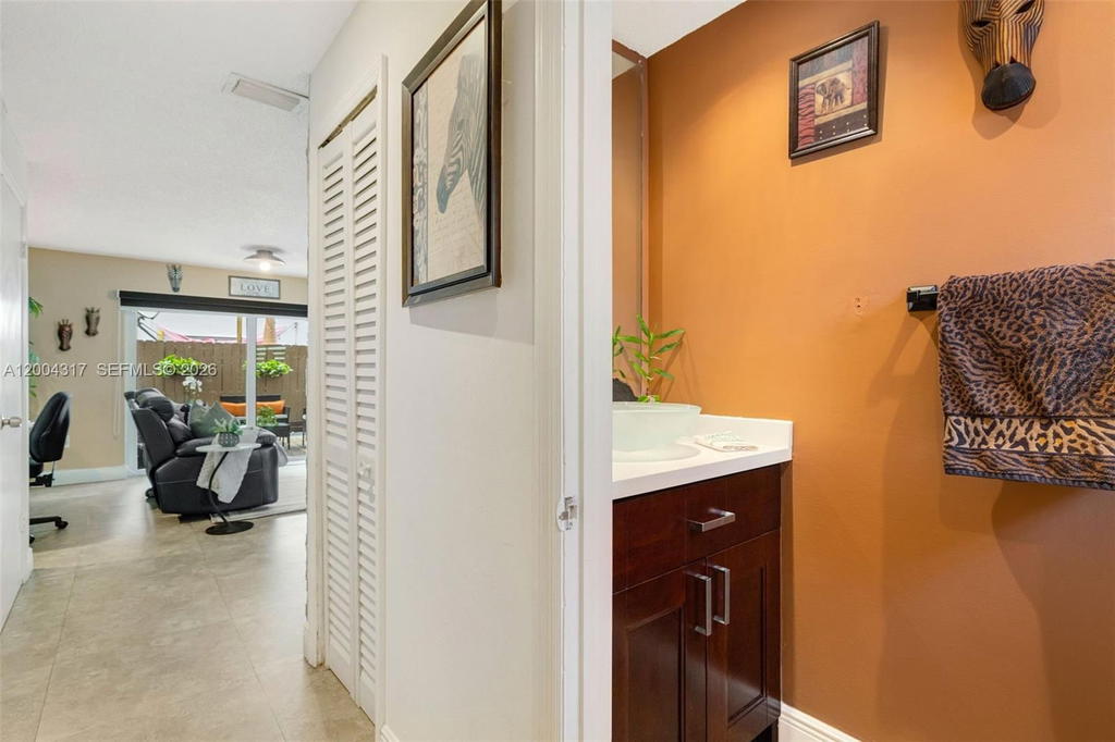 Real estate property located at 8055 8th St #5, Miami-dade, Paradise Villas Condo, Miami, FL
