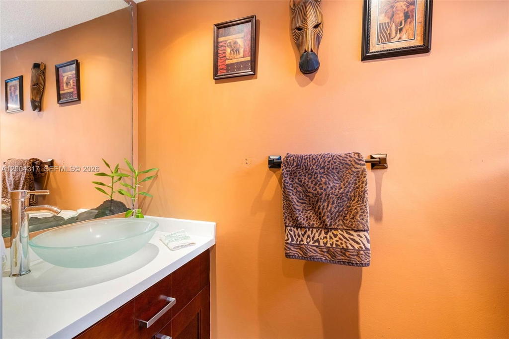 Real estate property located at 8055 8th St #5, Miami-dade, Paradise Villas Condo, Miami, FL