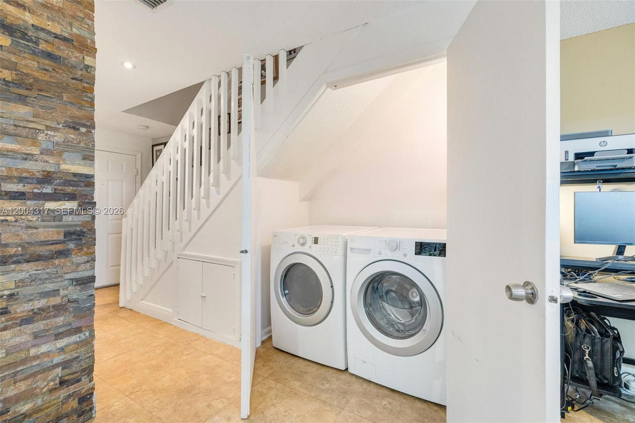 Real estate property located at 8055 8th St #5, Miami-dade, Paradise Villas Condo, Miami, FL