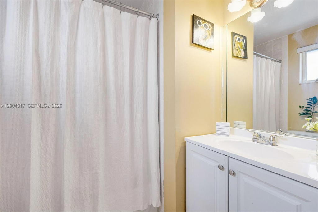 Real estate property located at 8055 8th St #5, Miami-dade, Paradise Villas Condo, Miami, FL