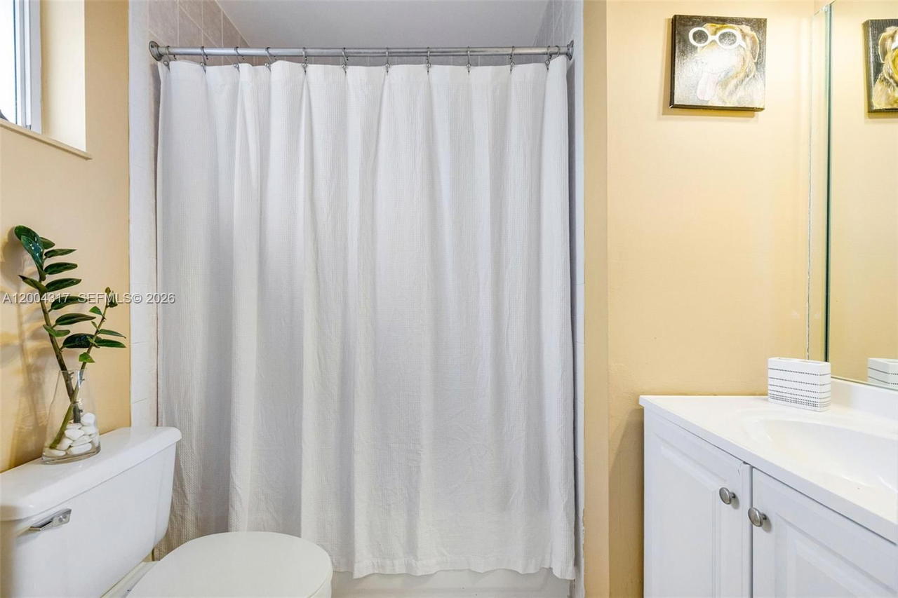 Real estate property located at 8055 8th St #5, Miami-dade, Paradise Villas Condo, Miami, FL
