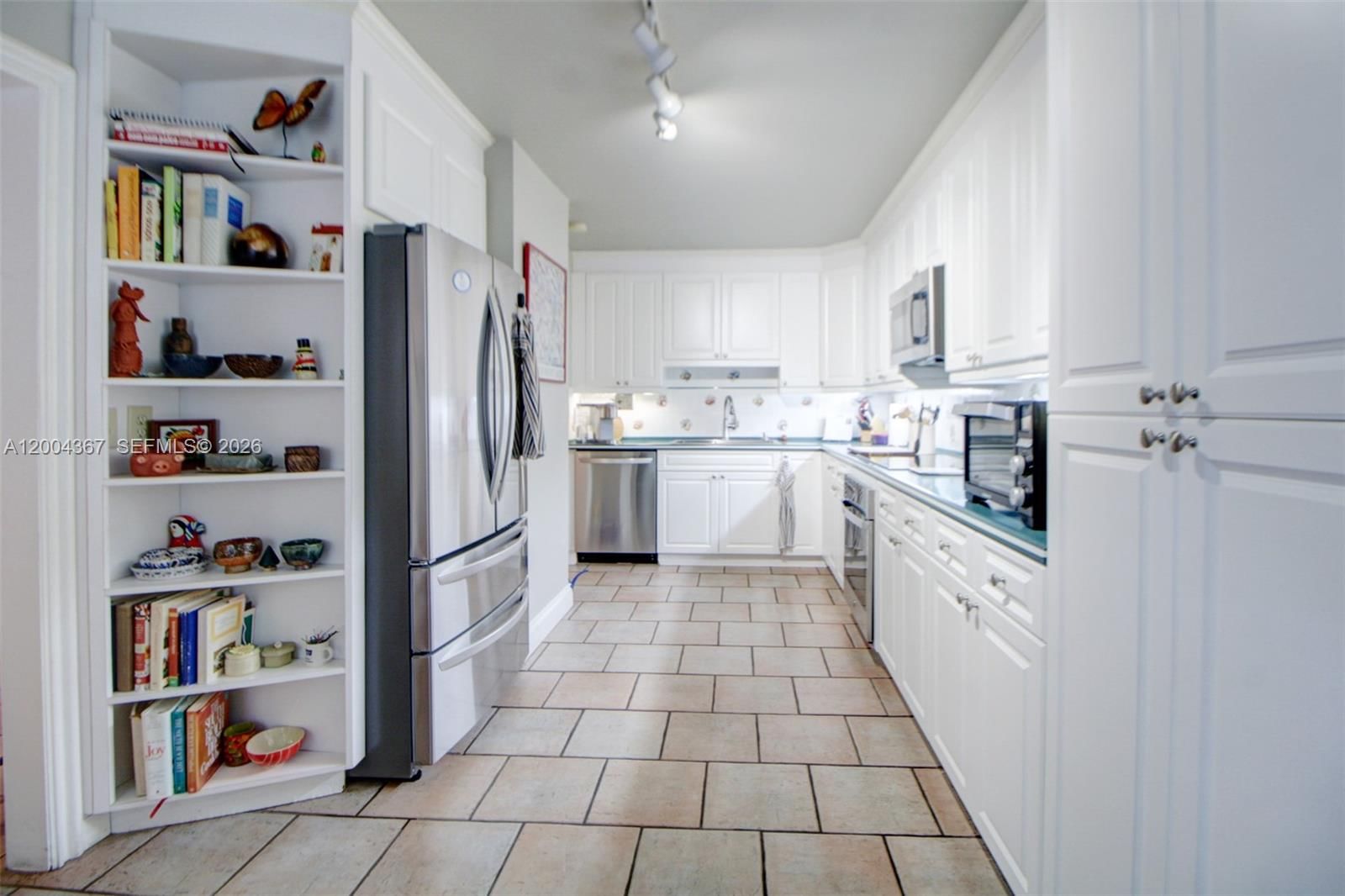 Real estate property located at 9929 49th Ter, Miami-dade, Doral Woods, Doral, FL