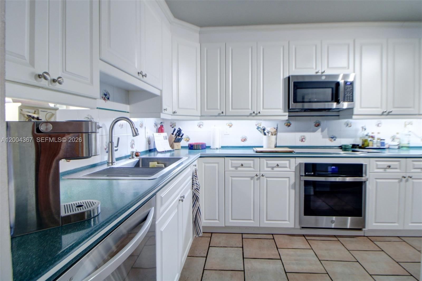 Real estate property located at 9929 49th Ter, Miami-dade, Doral Woods, Doral, FL