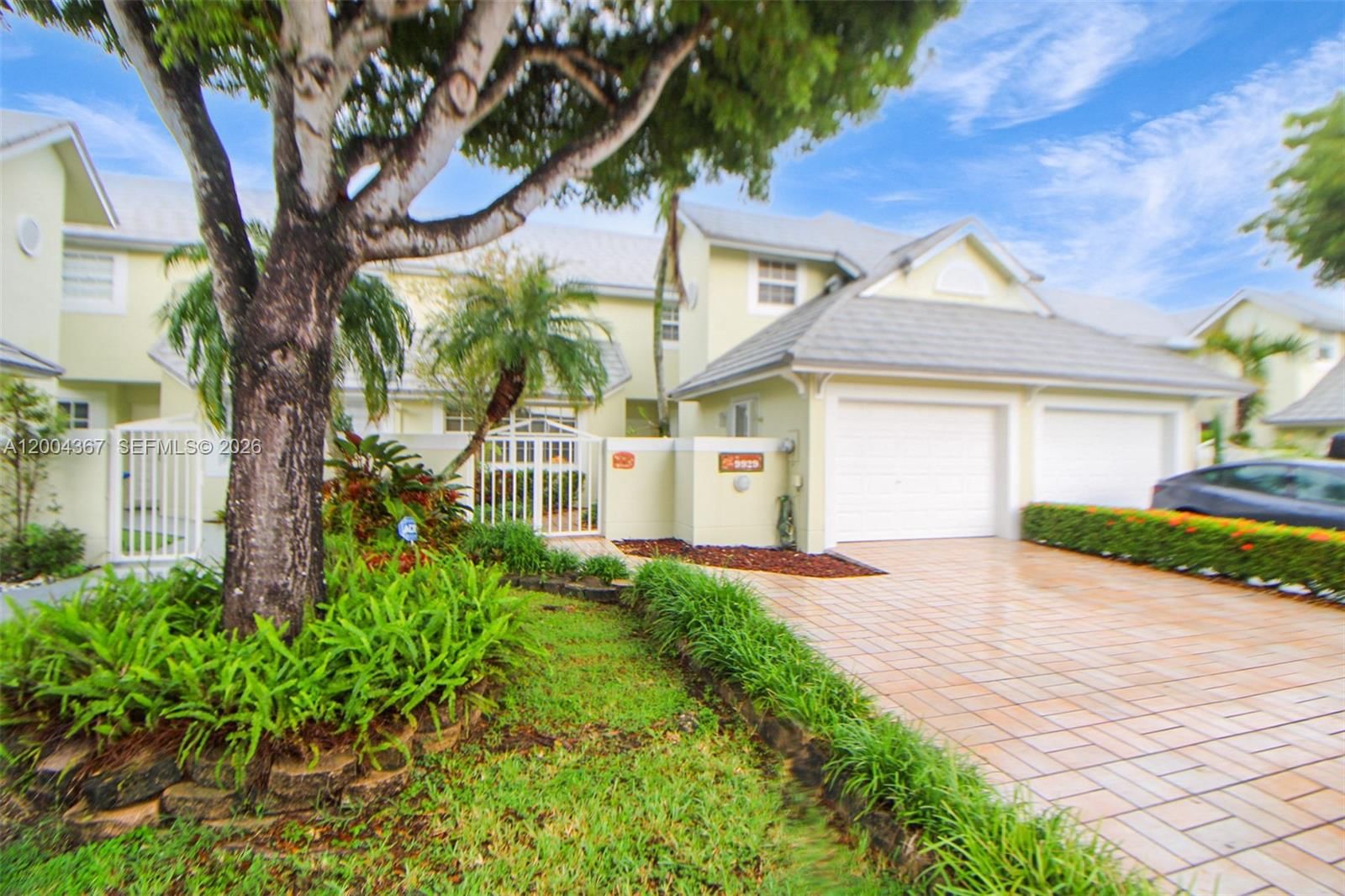 Real estate property located at 9929 49th Ter, Miami-dade, Doral Woods, Doral, FL