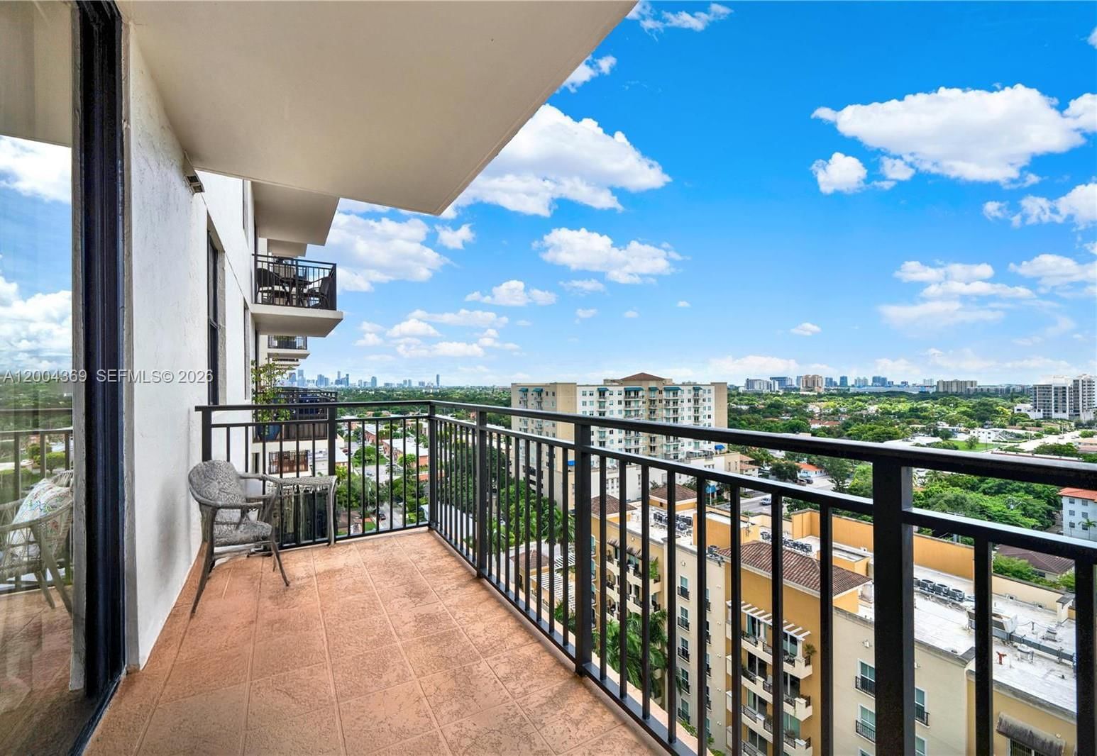 Real estate property located at 888 Douglas Rd #1512, Miami-dade, Puerta De Palmas Condo, Coral Gables, FL