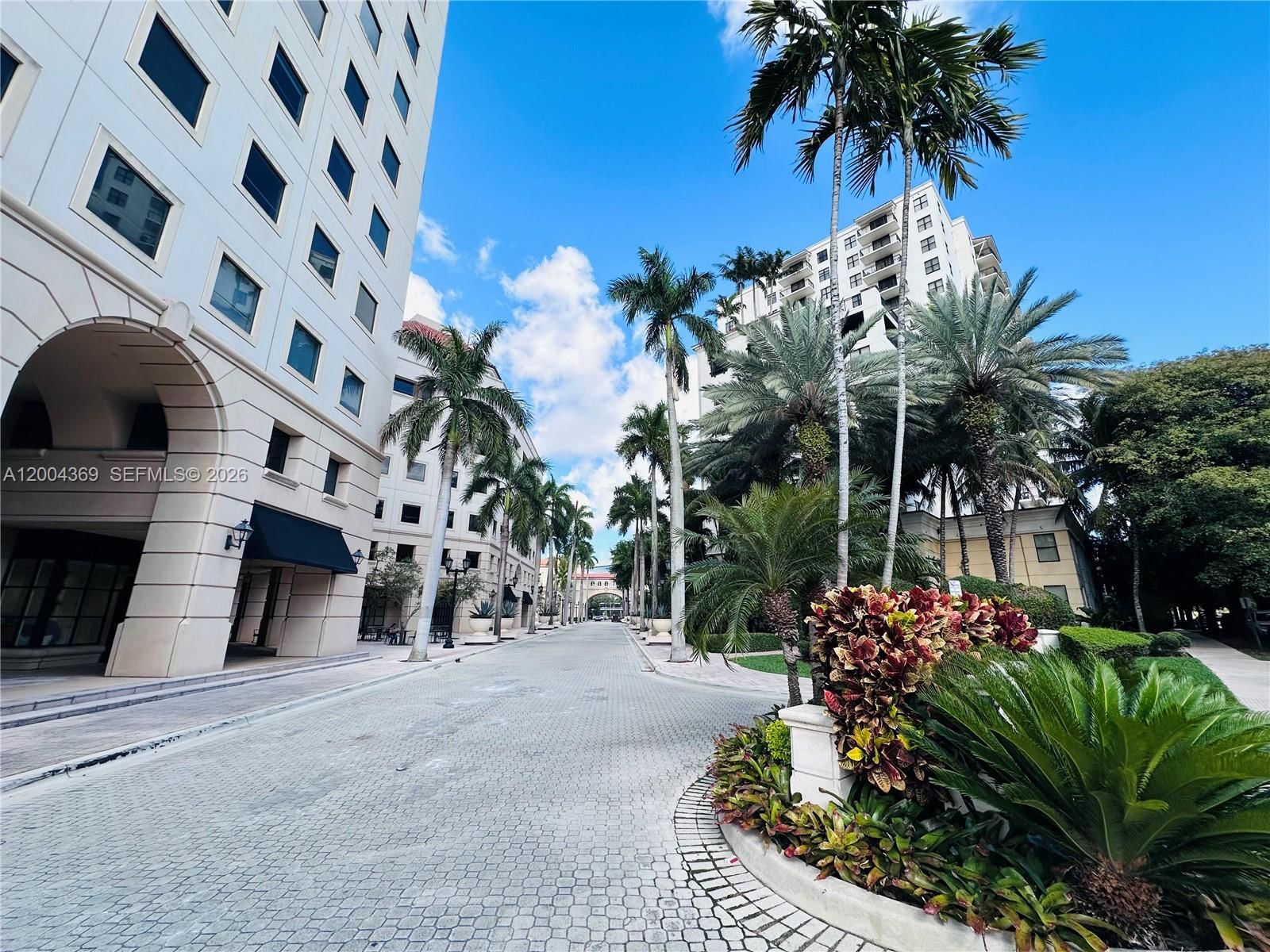 Real estate property located at 888 Douglas Rd #1512, Miami-dade, Puerta De Palmas Condo, Coral Gables, FL