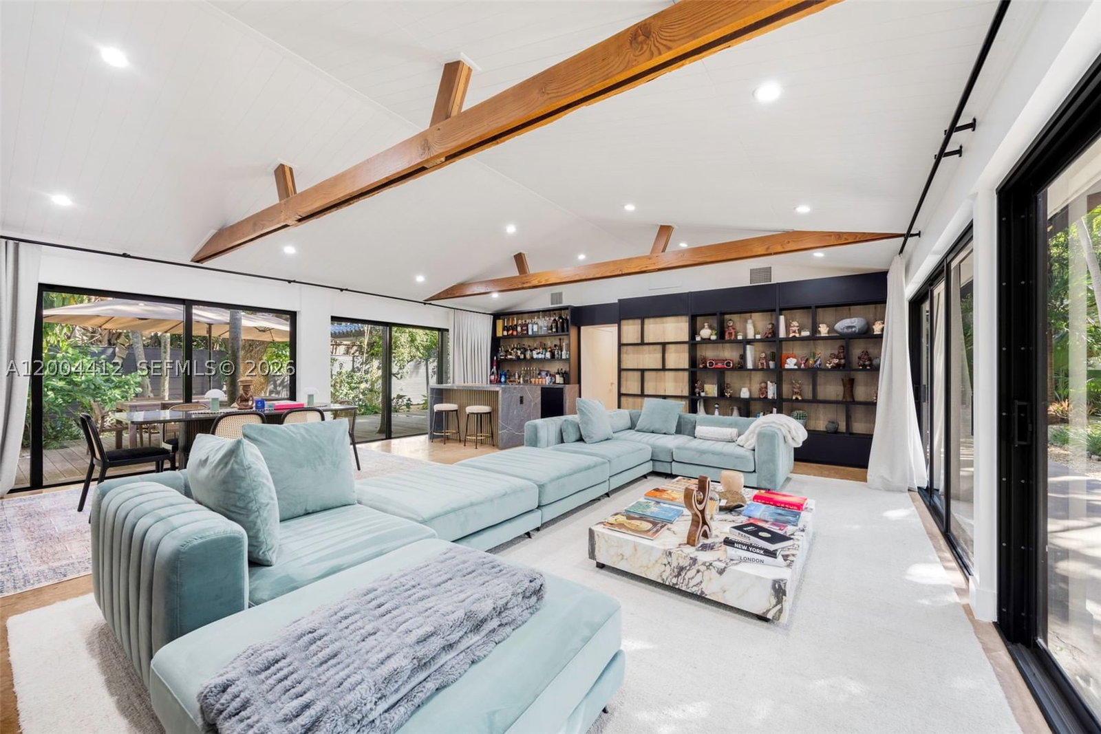 Real estate property located at 3775 Le Jeune Rd, Miami-dade, Sunshine Vistas, Miami, FL
