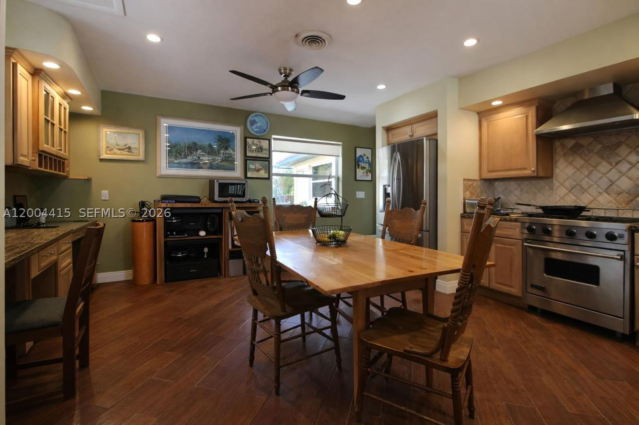 Real estate property located at 2048 27th Ave, Broward, Chula Vista, Fort Lauderdale, FL