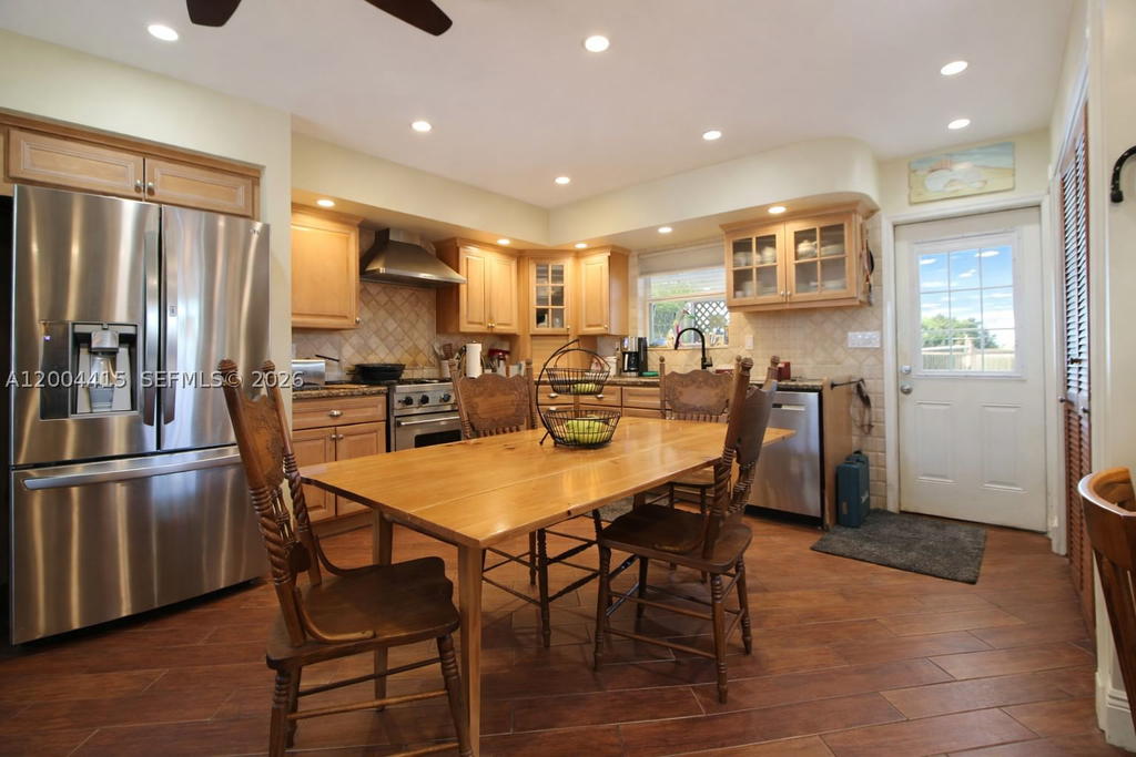 Real estate property located at 2048 27th Ave, Broward, Chula Vista, Fort Lauderdale, FL