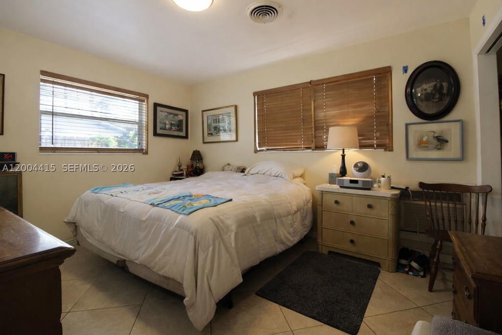 Real estate property located at 2048 27th Ave, Broward, Chula Vista, Fort Lauderdale, FL