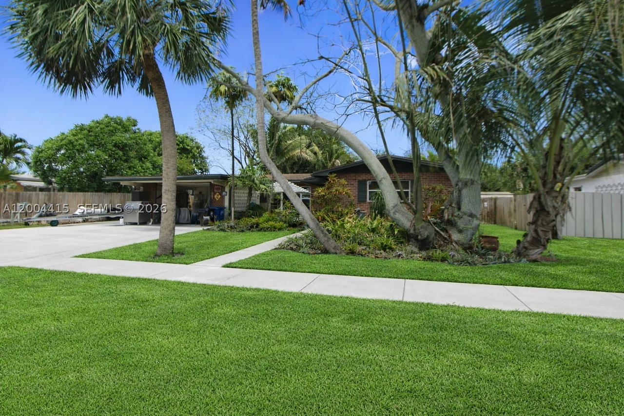 Real estate property located at 2048 27th Ave, Broward, Chula Vista, Fort Lauderdale, FL