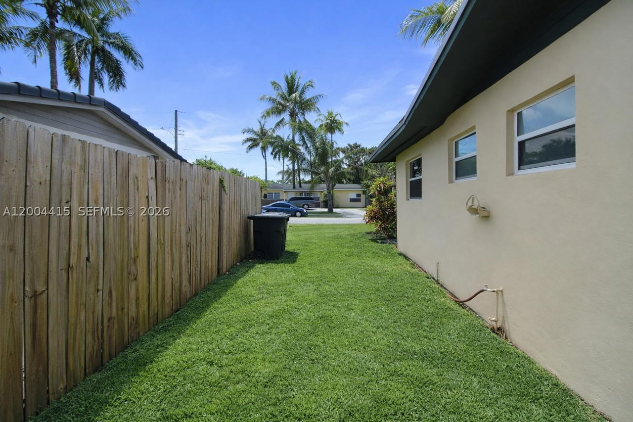 Real estate property located at 2048 27th Ave, Broward, Chula Vista, Fort Lauderdale, FL