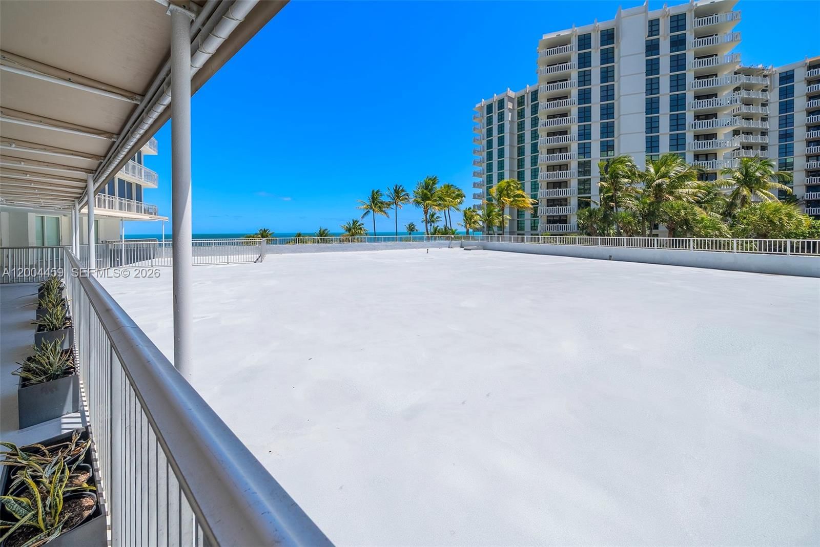 Real estate property located at 600 Grapetree Dr #3BS, Miami-dade, Mar-azul Condo, Key Biscayne, FL