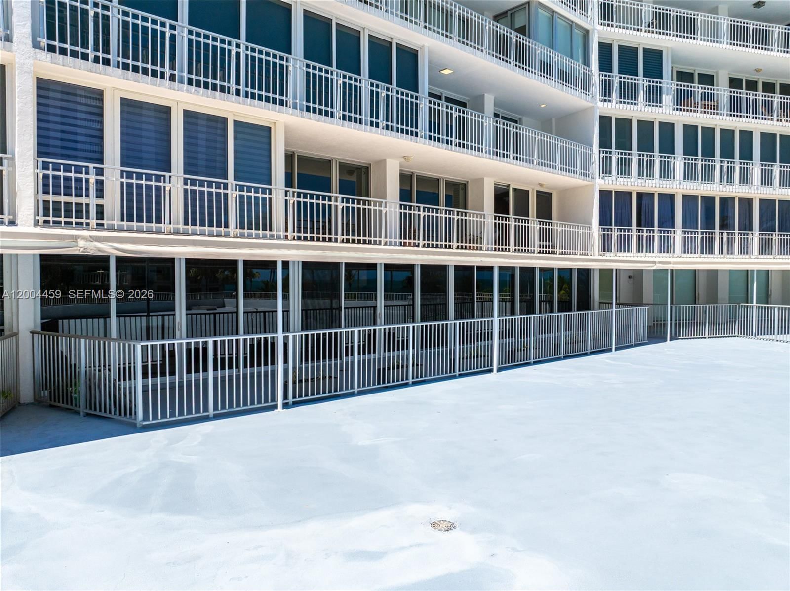 Real estate property located at 600 Grapetree Dr #3BS, Miami-dade, Mar-azul Condo, Key Biscayne, FL