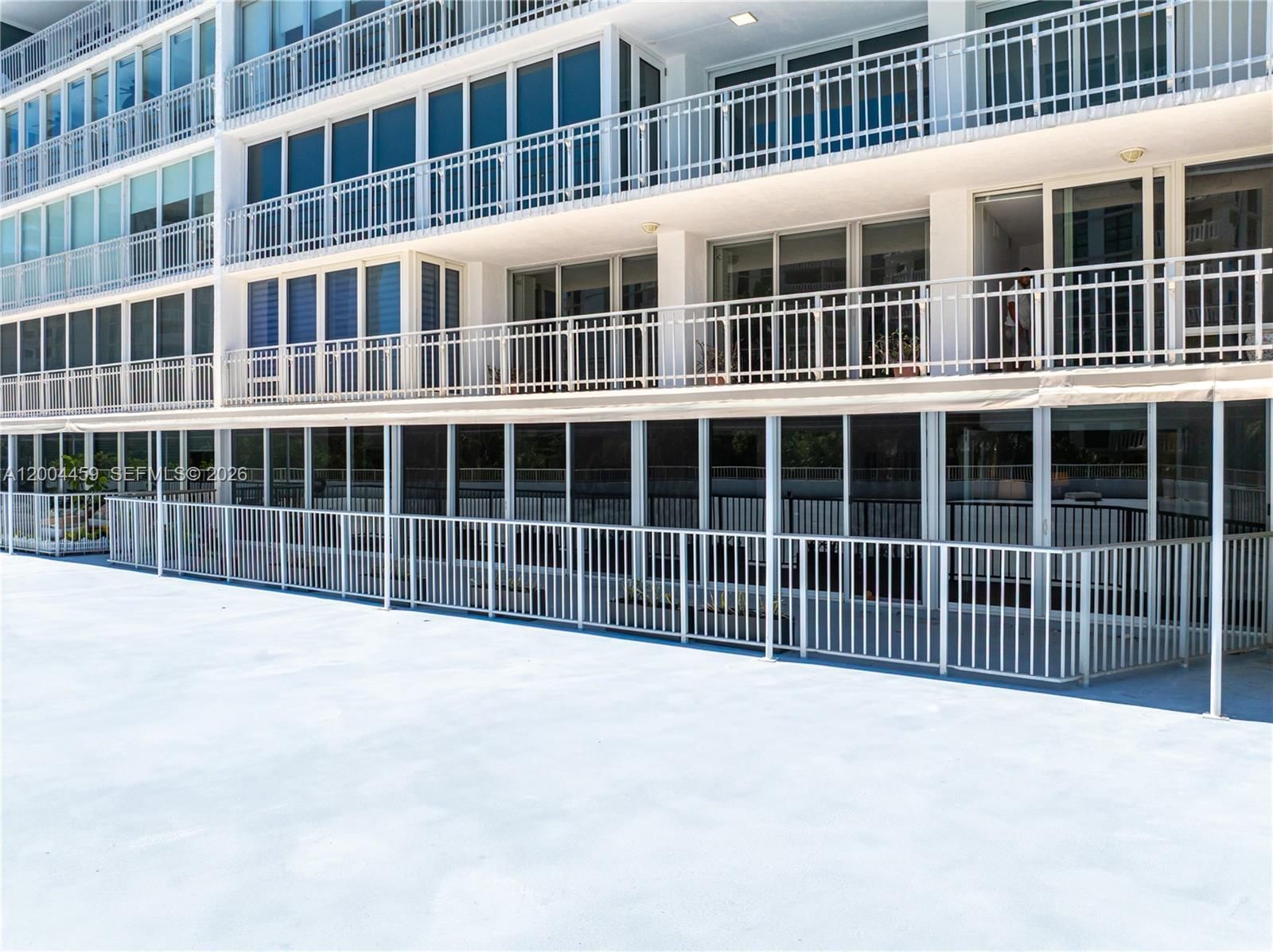 Real estate property located at 600 Grapetree Dr #3BS, Miami-dade, Mar-azul Condo, Key Biscayne, FL