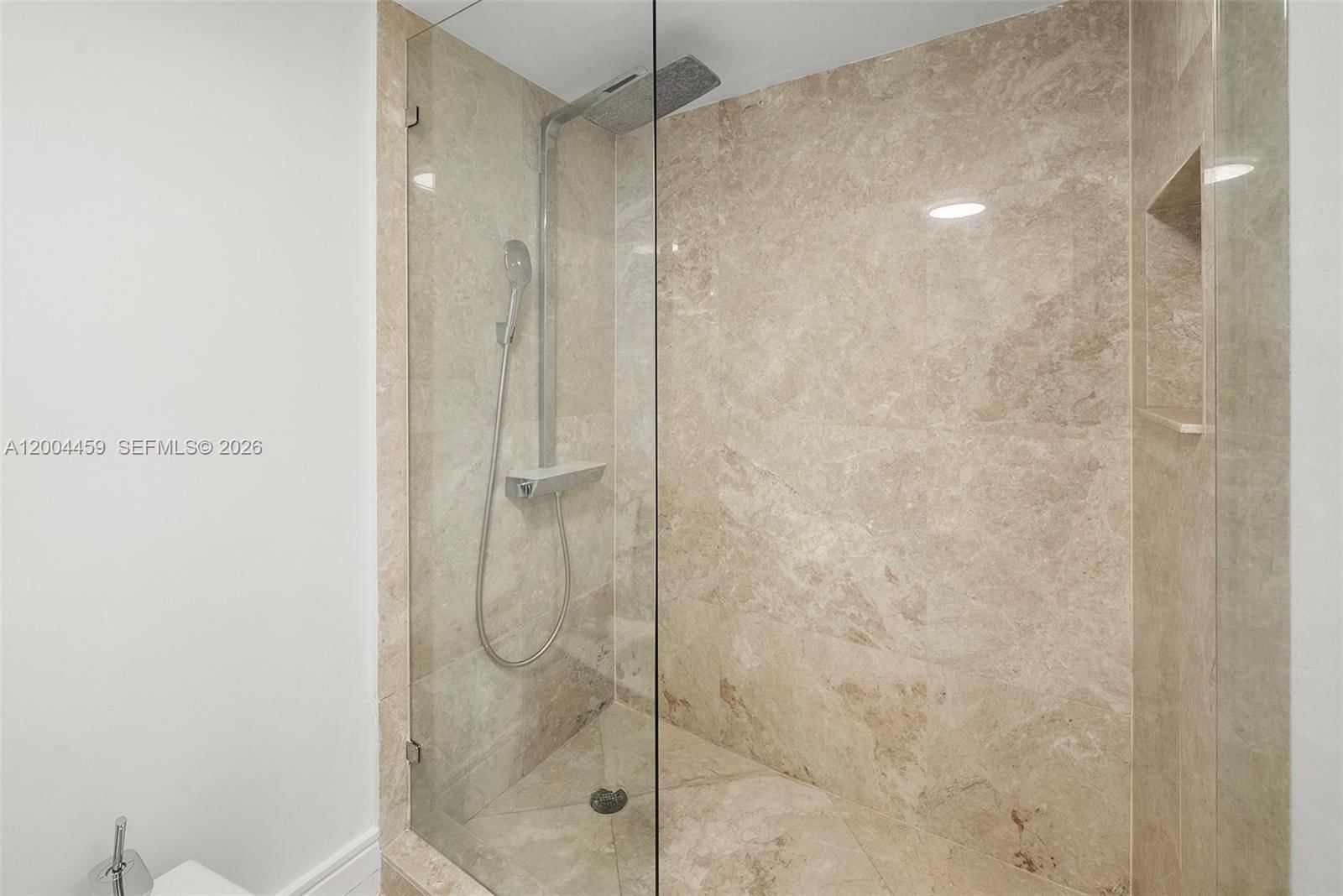 Real estate property located at 600 Grapetree Dr #3BS, Miami-dade, Mar-azul Condo, Key Biscayne, FL