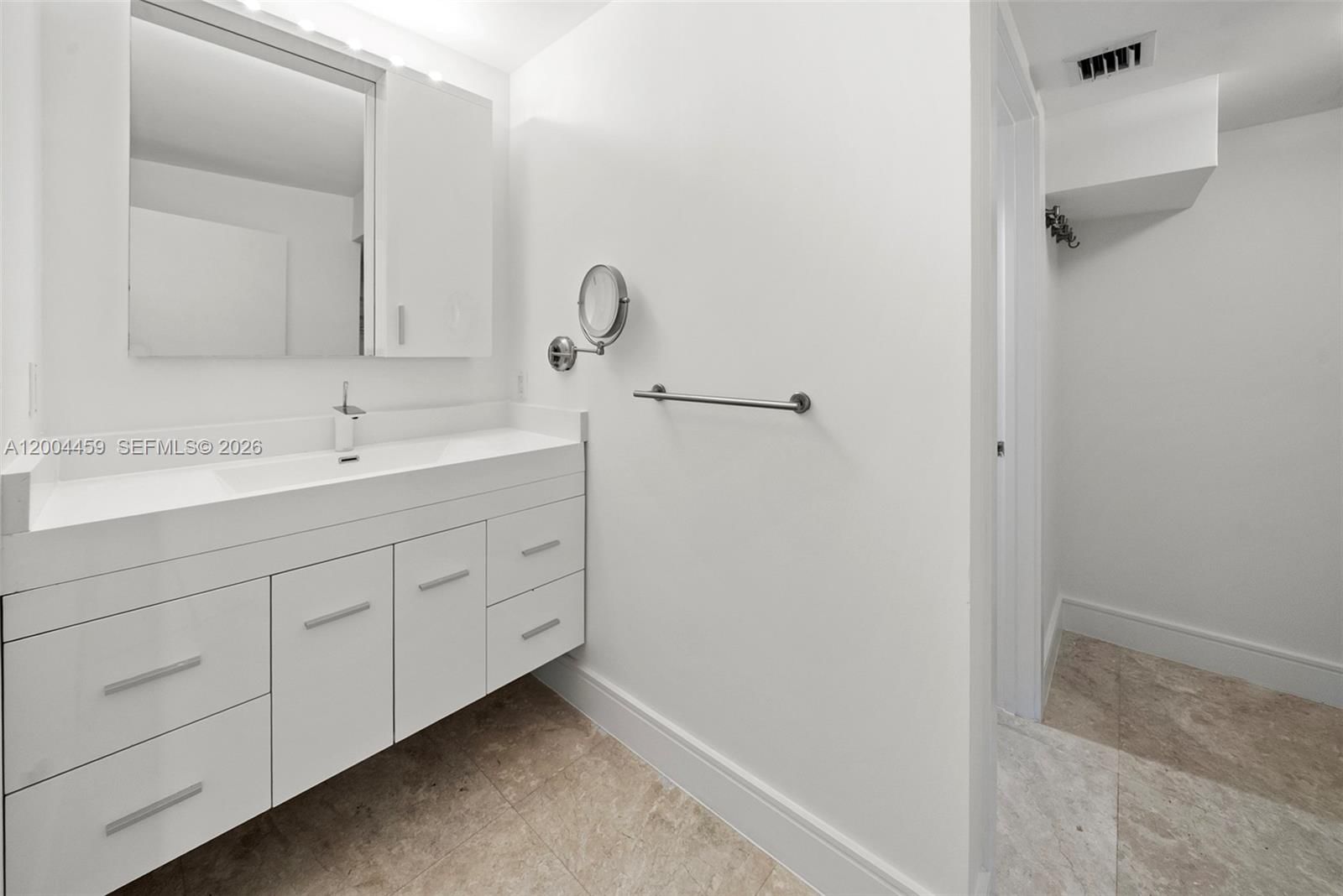 Real estate property located at 600 Grapetree Dr #3BS, Miami-dade, Mar-azul Condo, Key Biscayne, FL