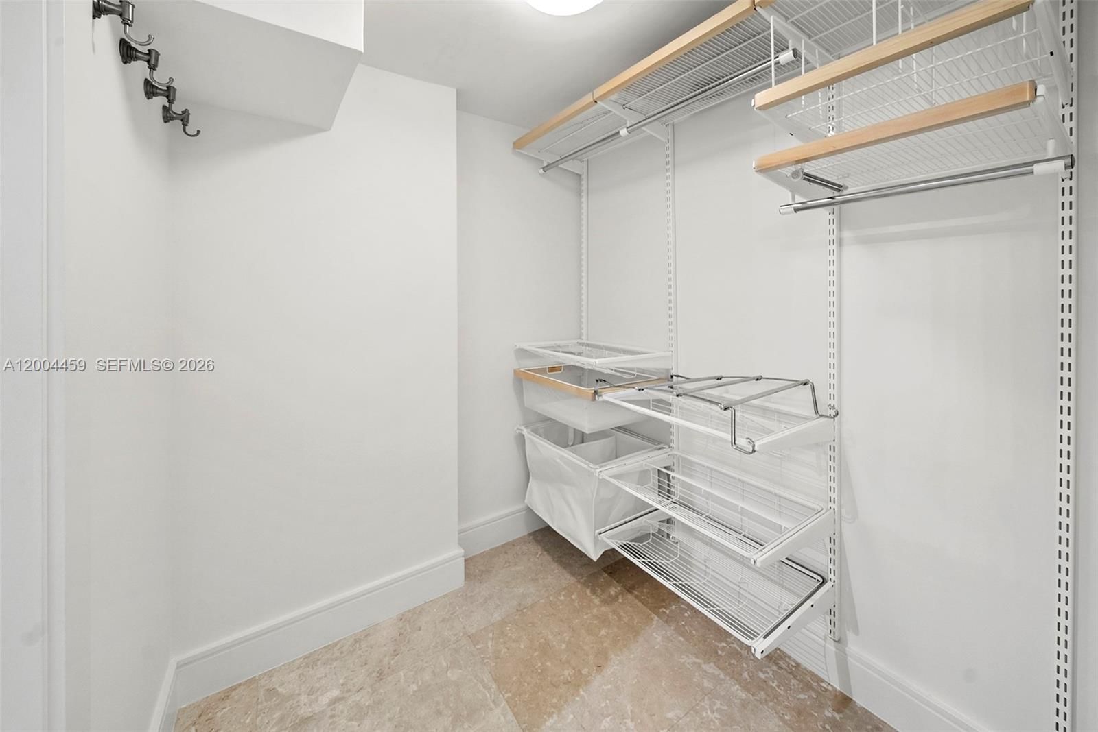 Real estate property located at 600 Grapetree Dr #3BS, Miami-dade, Mar-azul Condo, Key Biscayne, FL