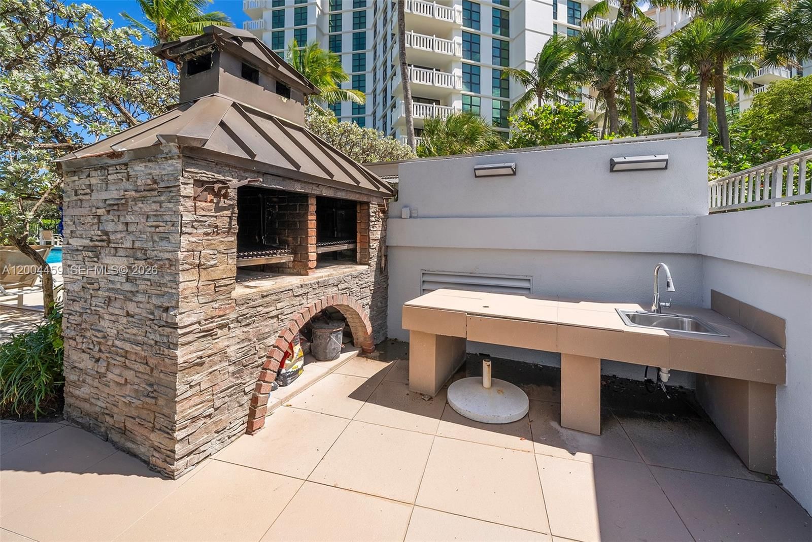 Real estate property located at 600 Grapetree Dr #3BS, Miami-dade, Mar-azul Condo, Key Biscayne, FL