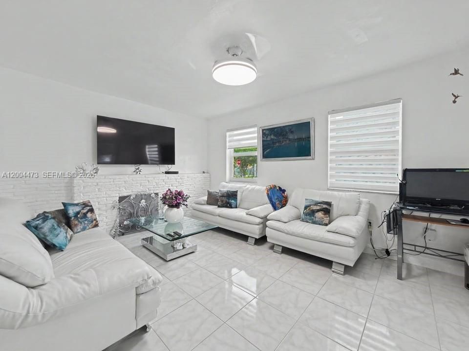 Real estate property located at 3554 26th St, Miami-dade, Silver Bluff Hmsts, Miami, FL