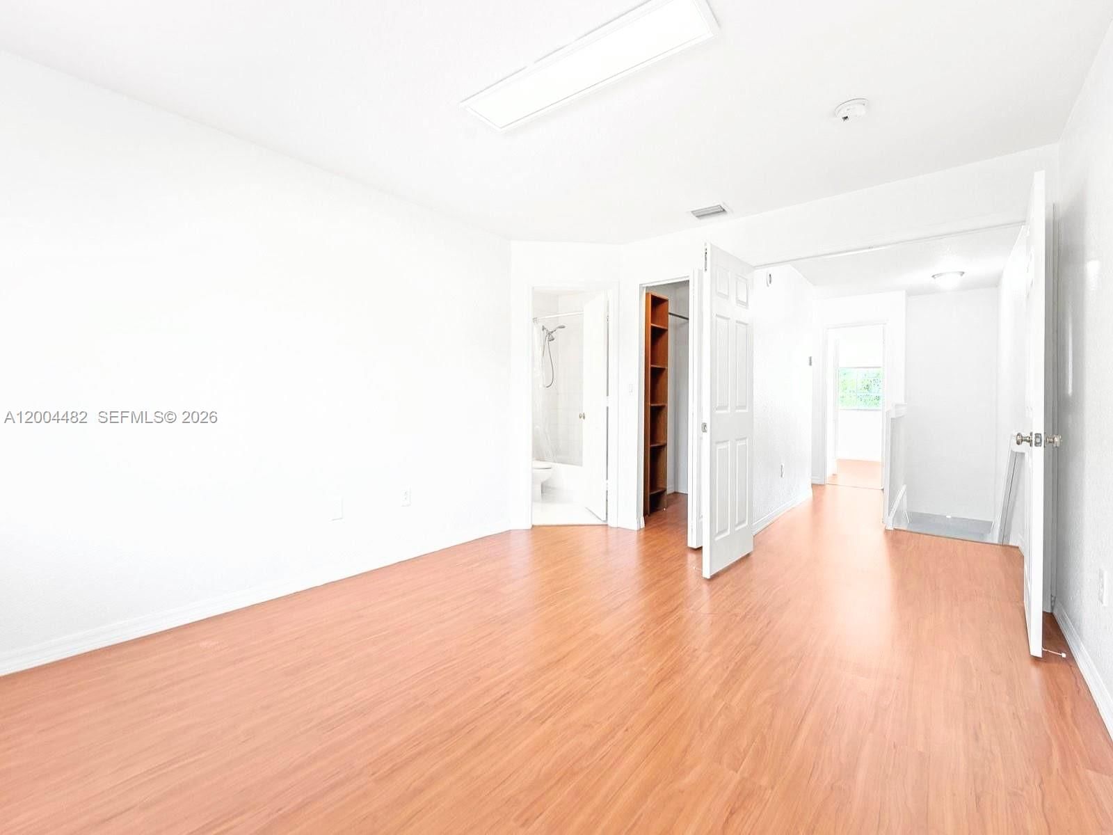 Real estate property located at 5701 114th Ct #104, Miami-dade, Las Brisas At Doral Condo, Doral, FL