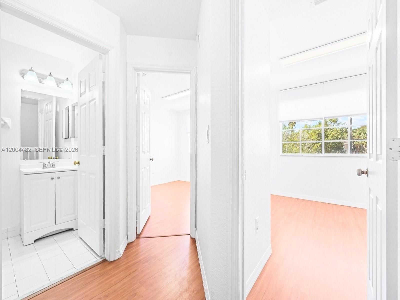 Real estate property located at 5701 114th Ct #104, Miami-dade, Las Brisas At Doral Condo, Doral, FL